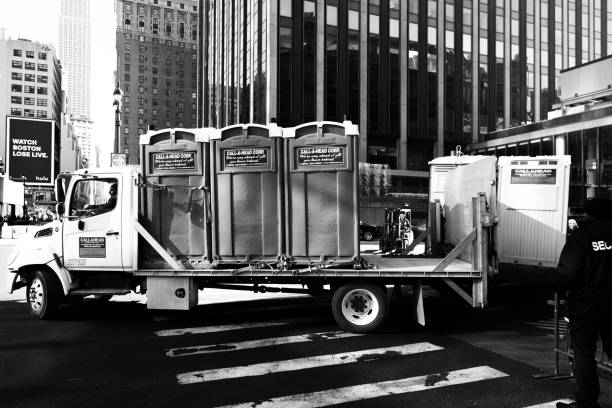 Best Porta potty delivery and setup  in New London, IA
